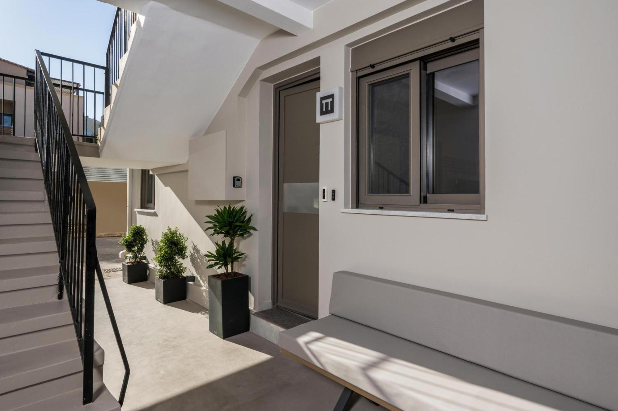 Π Suite Project: Smart Bnb Chania  ภายนอก รูปภาพ
